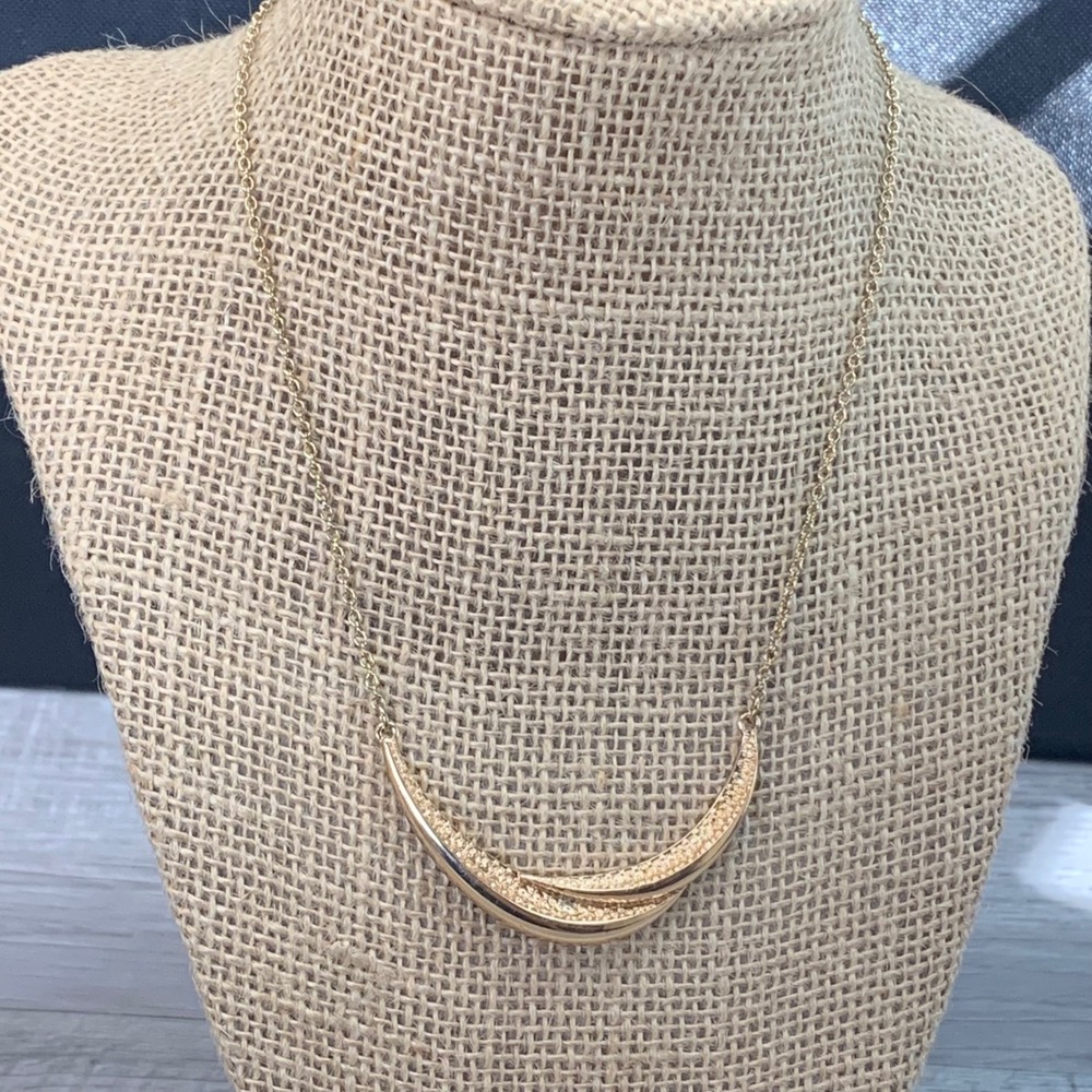 Gold Tone Layered Crescent Bar Bib Necklace Textured 16 Inch 5403